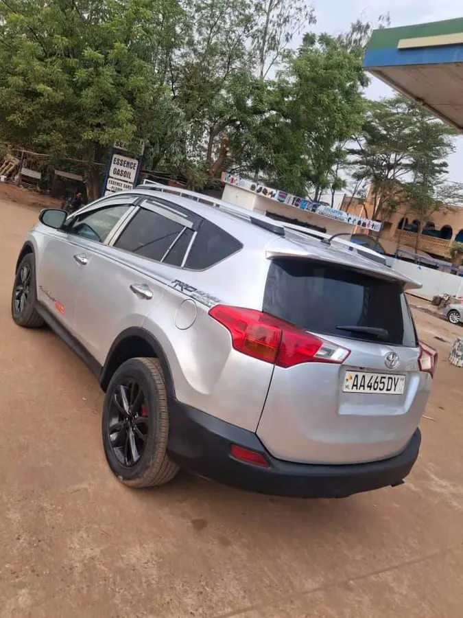 Toyota rav4 2014 très propre (image 4)