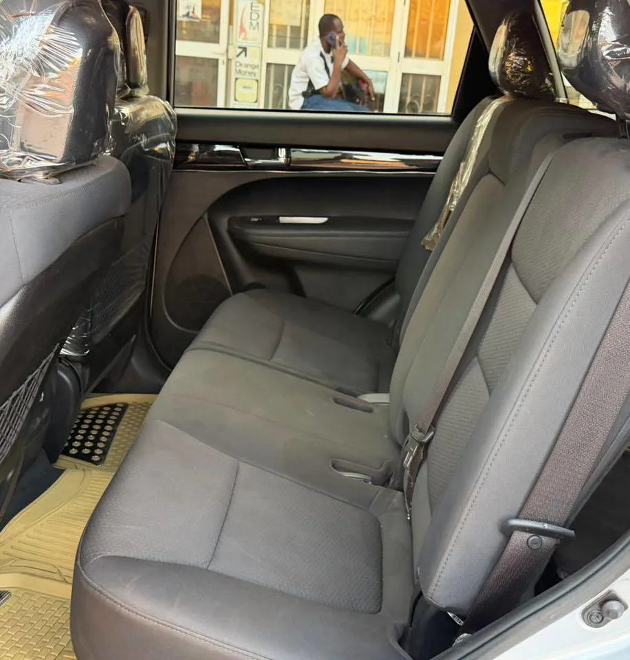 KIA SORENTO ANNÉE 2012 (image 9)