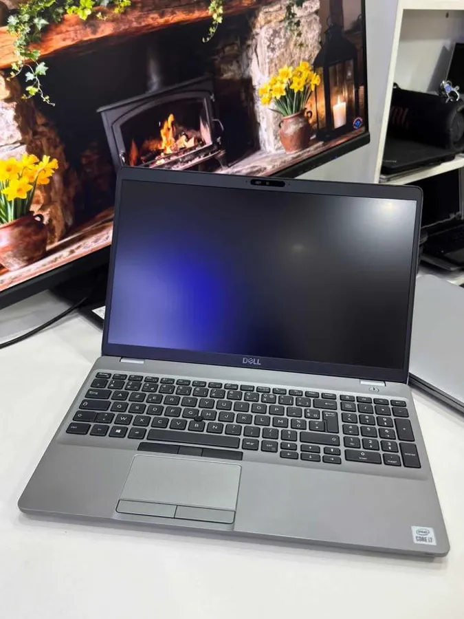 Dell Precision 3551 (image 9)
