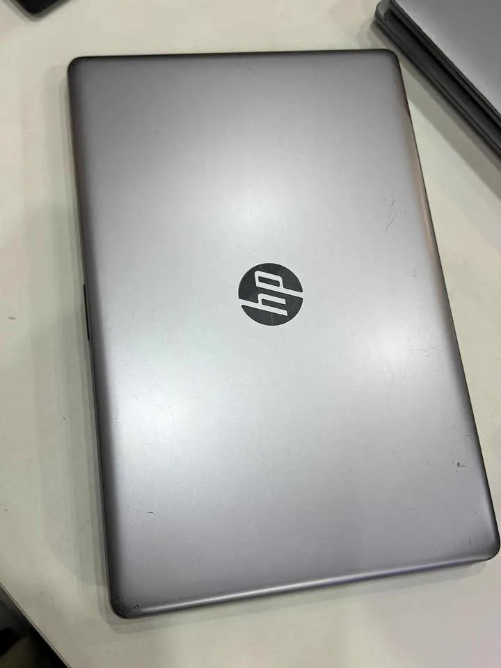 HP 470 G7 – Core i7 10ᵉ Génération Intel Core i7-10110U (image 1)