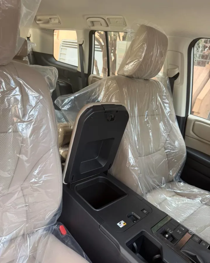 Toyota Prado Land Cruiser 250 année 2025 (image 9)