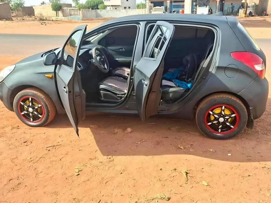 HYUNDAI i20 année 2011 (image 5)