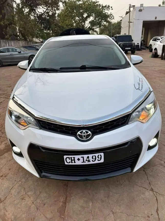 TOYOTA COROLLA S 2015 (image 1)
