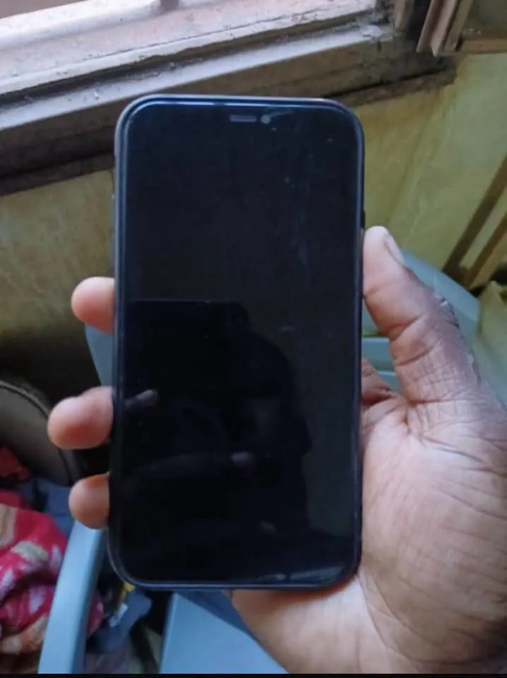 Iphone 11 simple (image 2)