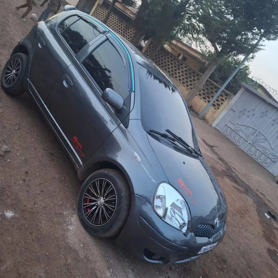 Toyota Yaris 2005 (image 6)