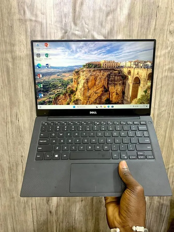 Dell XPS 13 9360 (image 1)