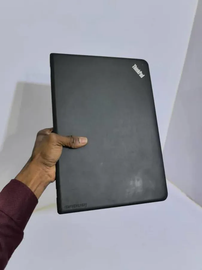 Lenovo ThinkPad E460 (image 2)